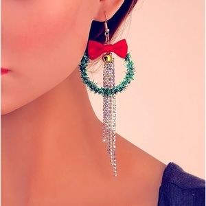 NWT Christmas wreath bell bow and tassel earrings